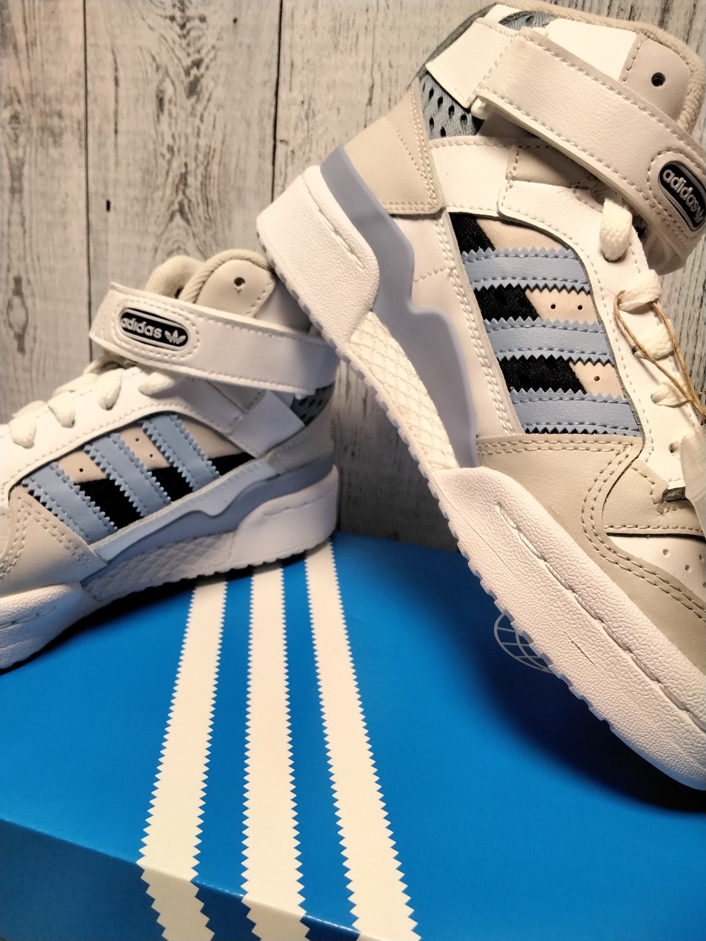 adidas Originals Unisex-Child Forum Mid Sneaker Sz 4 *NEW* (7844904337646)